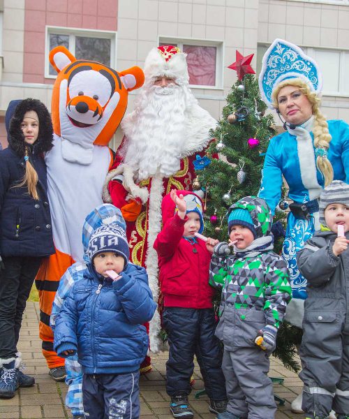 Дед мороз и снегурочка в Калининграде! Звоните +7 (981) 459-85-63